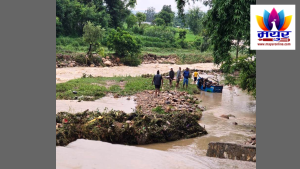 दाङमा  खोलाले  अटोलाई बगाउँदा बेपत्ता महिलाको शब फेला