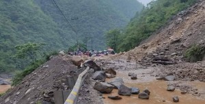 बाढीपहिरोले हालसम्म ८० जनाको मृत्यु, पाँच जना बेपत्ता