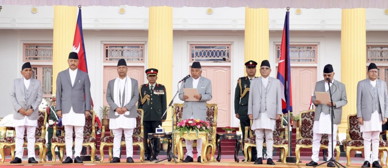 नवनियुक्त प्रधानमन्त्री केपी शर्माओलीद्वारा शपथ ग्रहण